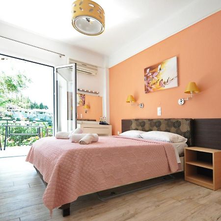 Dolphin Apartments ปาเลโอกัสไตรซา ภายนอก รูปภาพ
