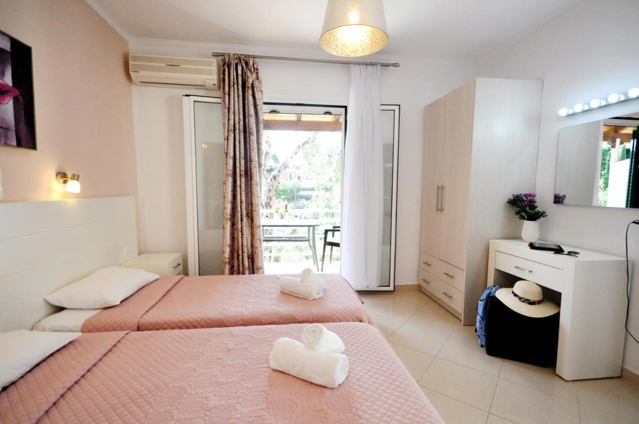 Dolphin Apartments ปาเลโอกัสไตรซา ภายนอก รูปภาพ
