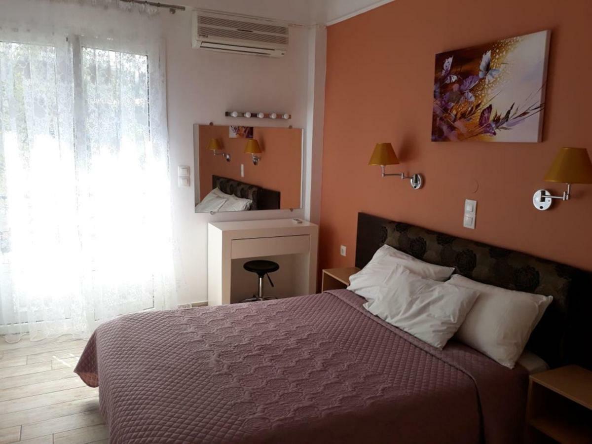 Dolphin Apartments ปาเลโอกัสไตรซา ภายนอก รูปภาพ